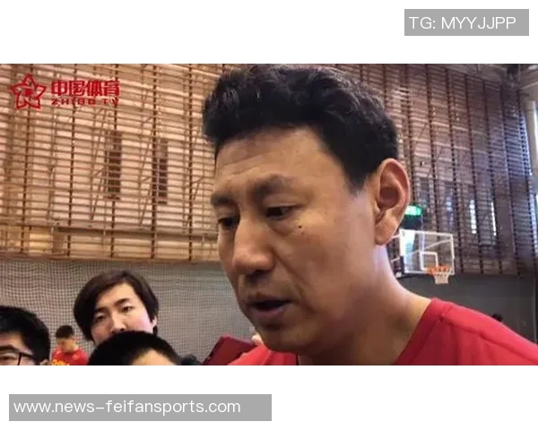 李楠：中场休息让球员调整情绪，小丁状态正在好转——团队与个人的双重蜕变