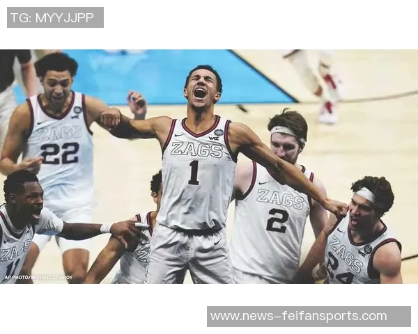 美国贺西宁？NCAA赛场上演后场压哨三分