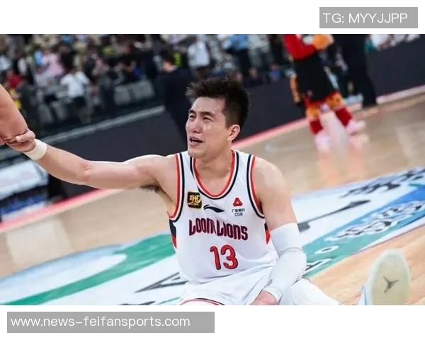 郭艾伦赛后谈刘铮争议动作：CBA不该有这样的动作